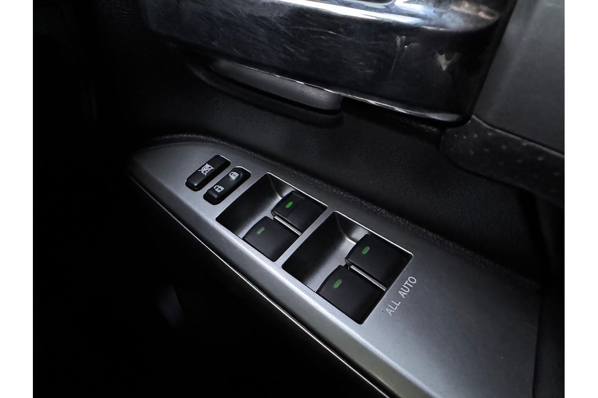 2013 Toyota Landcruiser Sahara VDJ200R