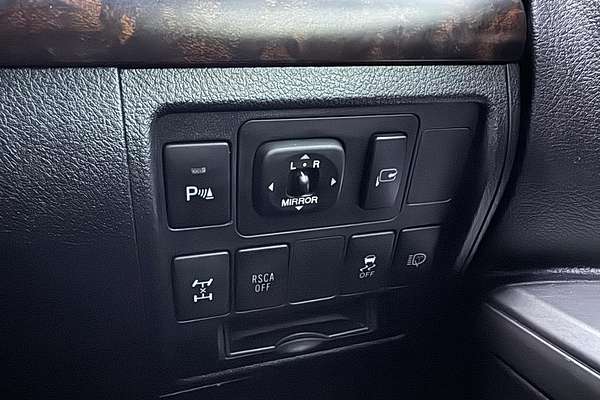 2013 Toyota Landcruiser Sahara VDJ200R