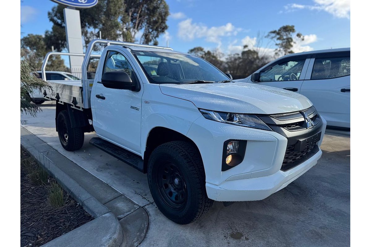 2024 Mitsubishi Triton GLX MR 4X4