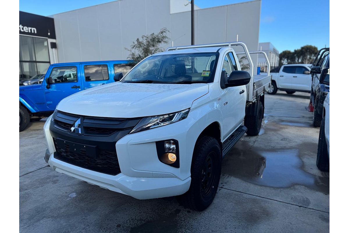 2024 Mitsubishi Triton GLX MR 4X4