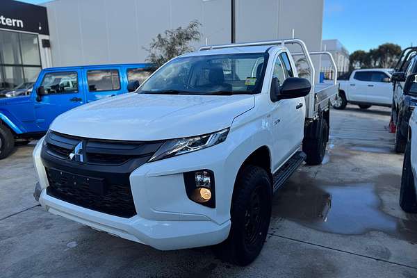 2024 Mitsubishi Triton GLX MR 4X4