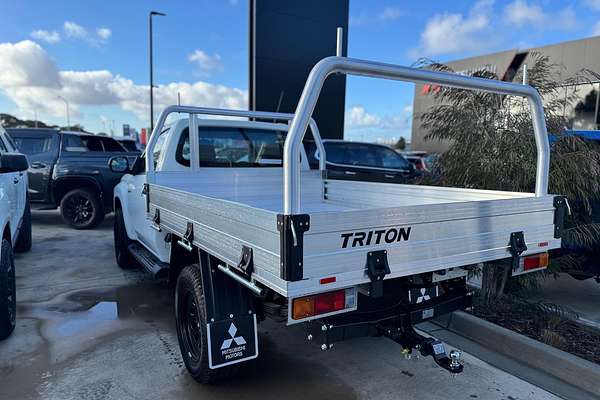 2024 Mitsubishi Triton GLX MR 4X4