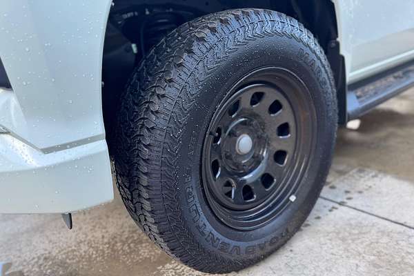 2024 Mitsubishi Triton GLX MR 4X4