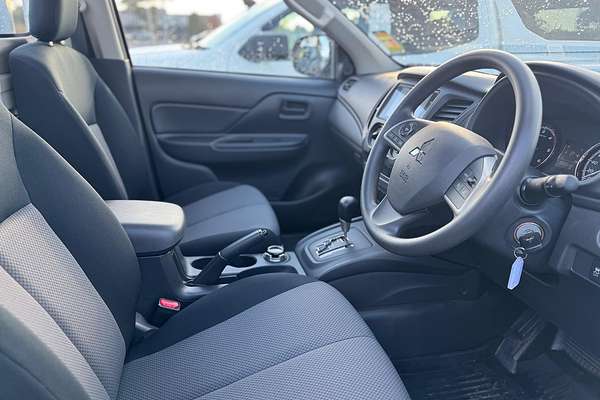 2024 Mitsubishi Triton GLX MR 4X4