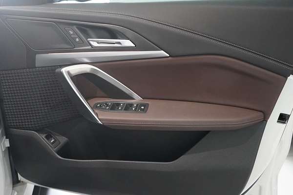 2024 BMW X1 xDrive20i U11