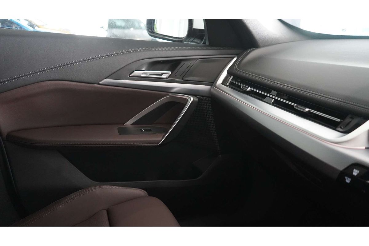 2024 BMW X1 xDrive20i U11