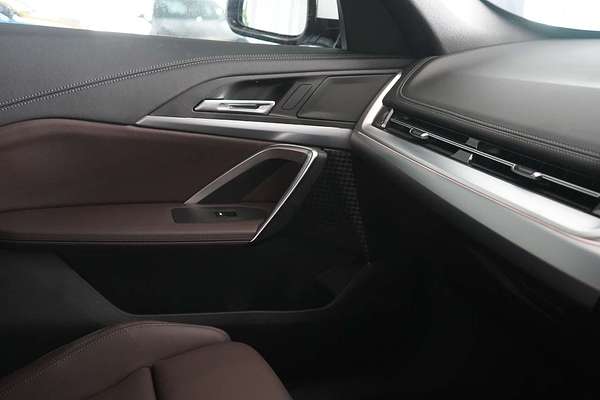 2024 BMW X1 xDrive20i U11