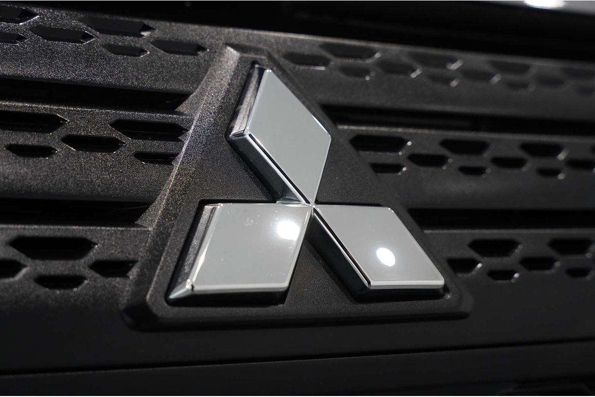 2022 Mitsubishi Eclipse Cross LS YB