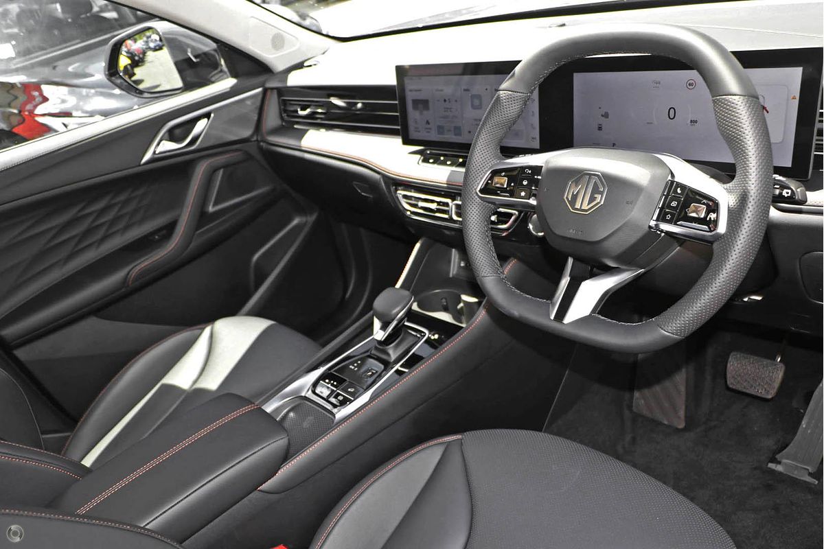 2025 MG HS Essence AS33