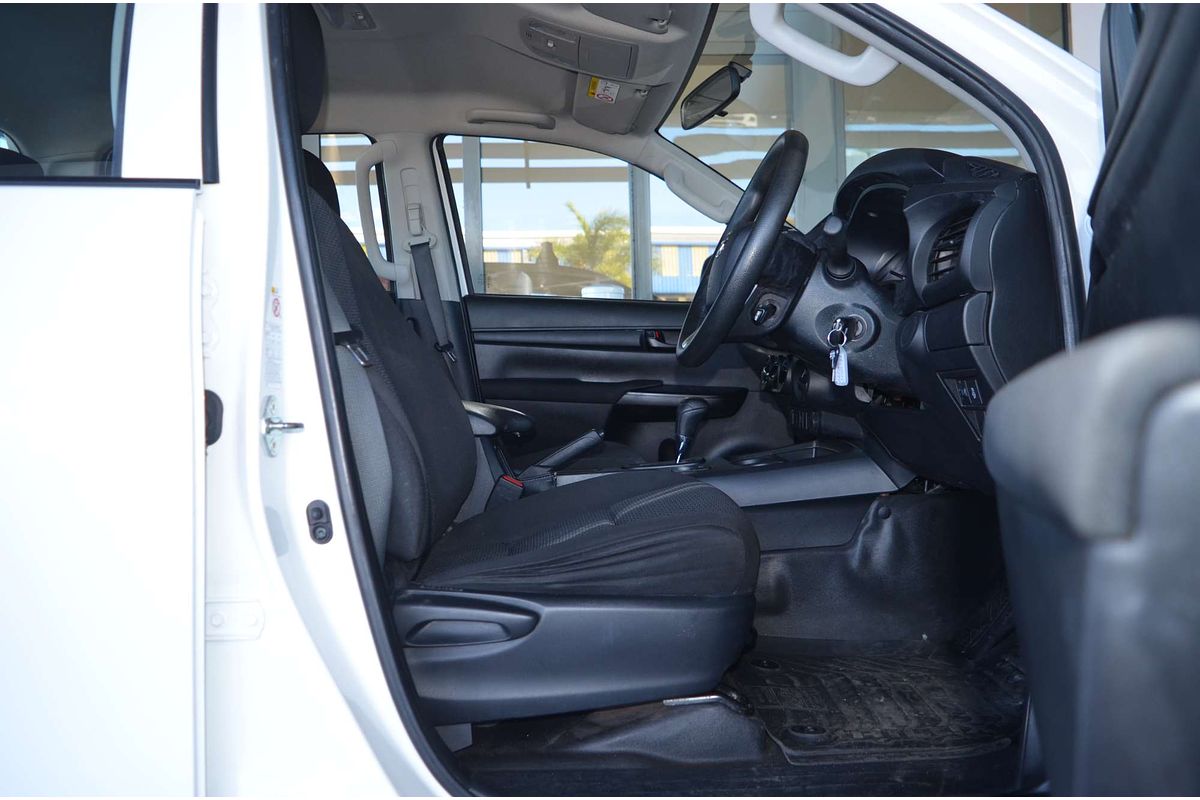 2015 Toyota Hilux Workmate GUN125R 4X4