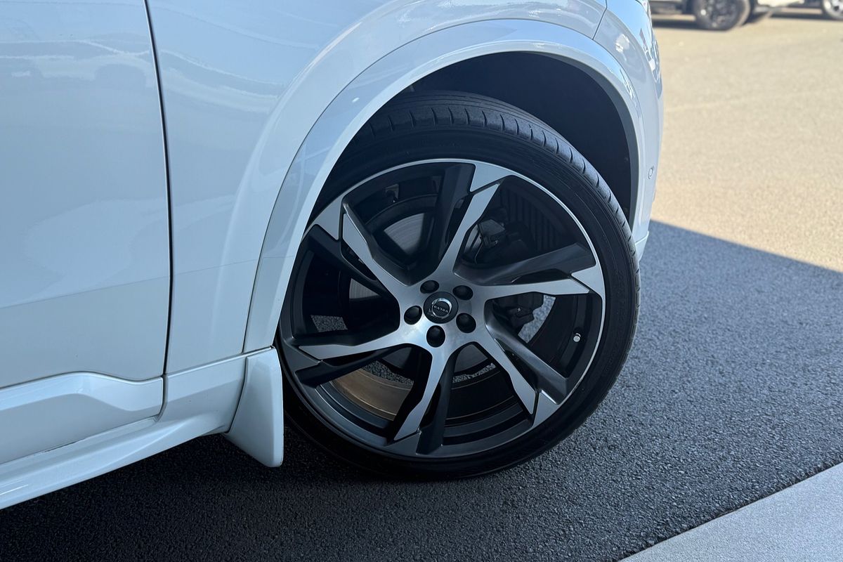 2021 Volvo XC90 T6 R-Design
