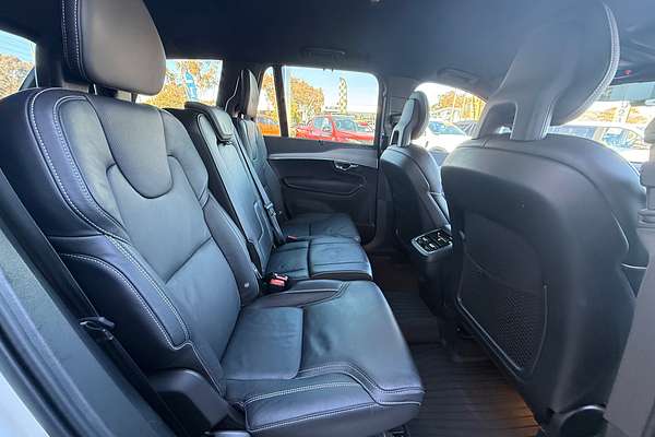 2021 Volvo XC90 T6 R-Design