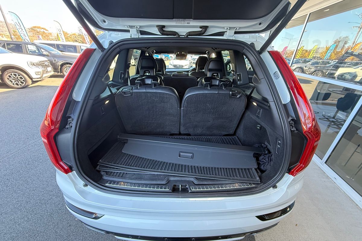 2021 Volvo XC90 T6 R-Design