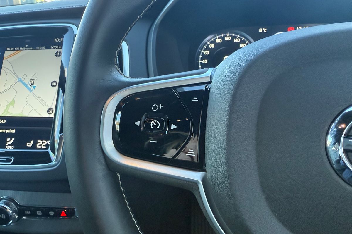 2021 Volvo XC90 T6 R-Design