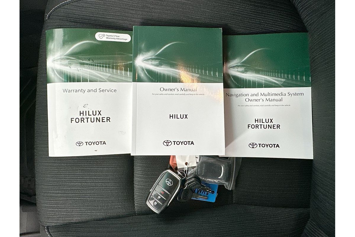 2022 Toyota Hilux SR5 GUN126R