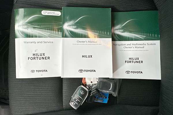 2022 Toyota Hilux SR5 GUN126R