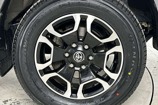 2022 Toyota Hilux SR5 GUN126R