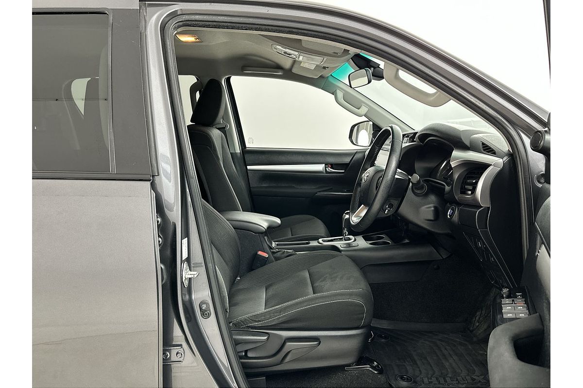 2022 Toyota Hilux SR5 GUN126R