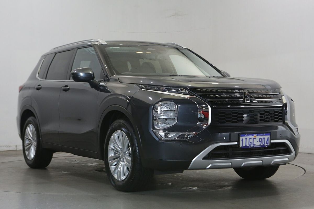 2024 Mitsubishi Outlander LS ZM