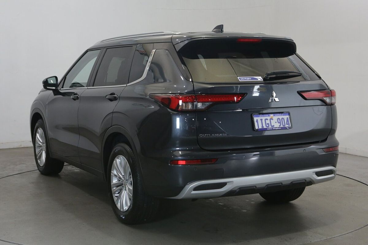 2024 Mitsubishi Outlander LS ZM