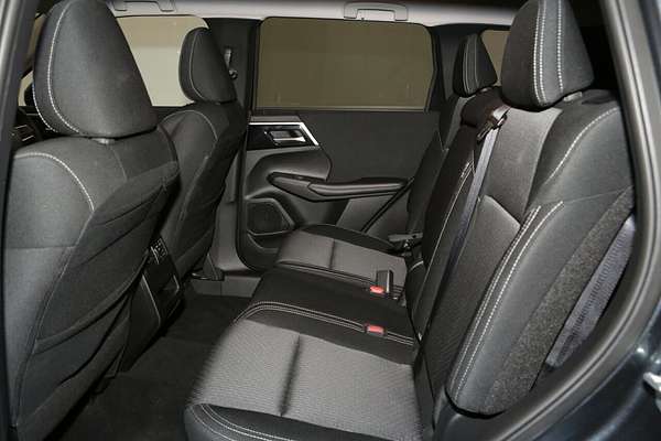 2024 Mitsubishi Outlander LS ZM
