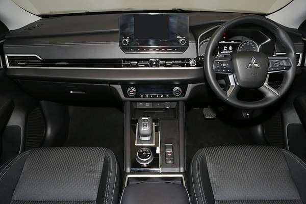 2024 Mitsubishi Outlander LS ZM