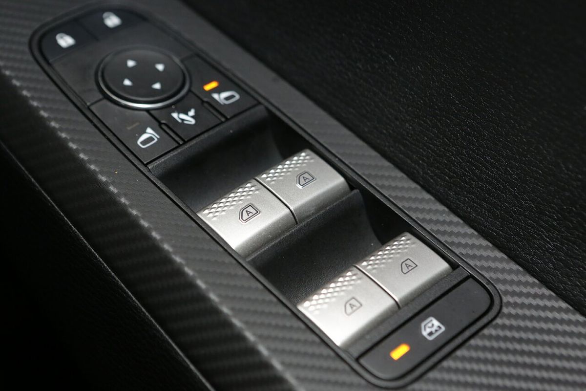 2024 Mitsubishi Outlander LS ZM
