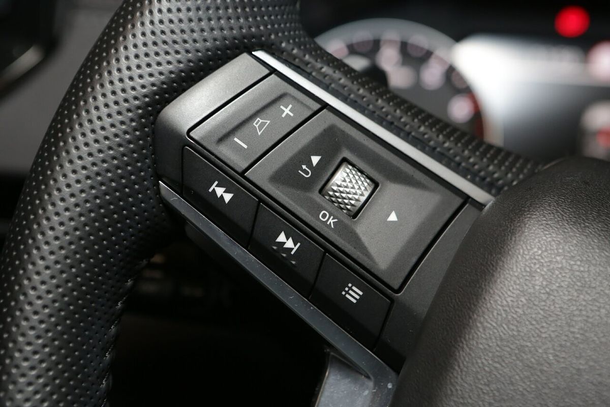 2024 Mitsubishi Outlander LS ZM