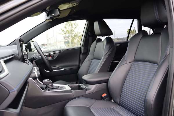 2024 Toyota RAV4 XSE AXAH52R