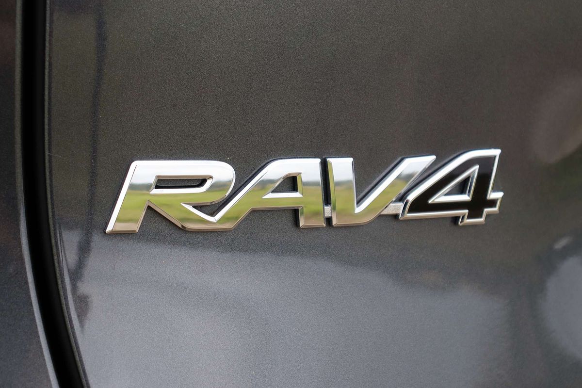2024 Toyota RAV4 XSE AXAH52R