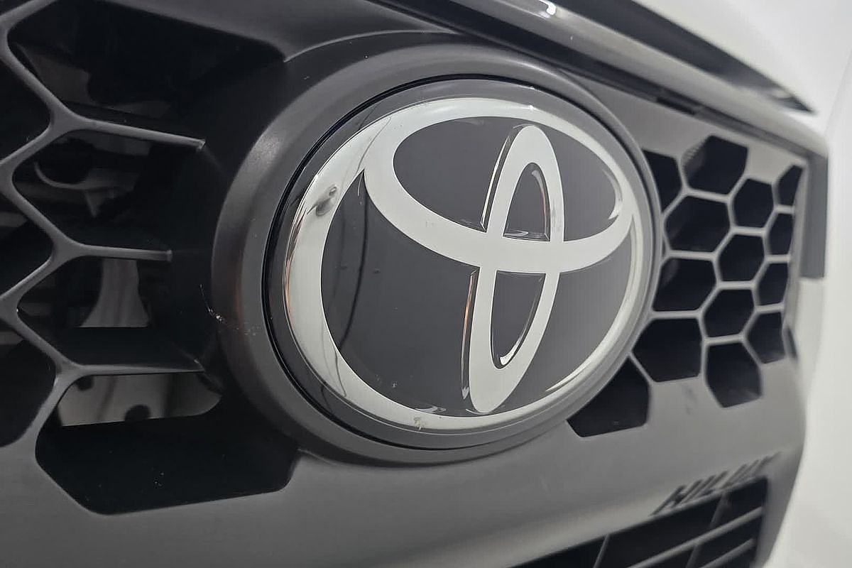 2024 Toyota Hilux Hilux 4x4 SR5 2.8L T Diesel Automatic Double Cab 48V GUN126R 4X4