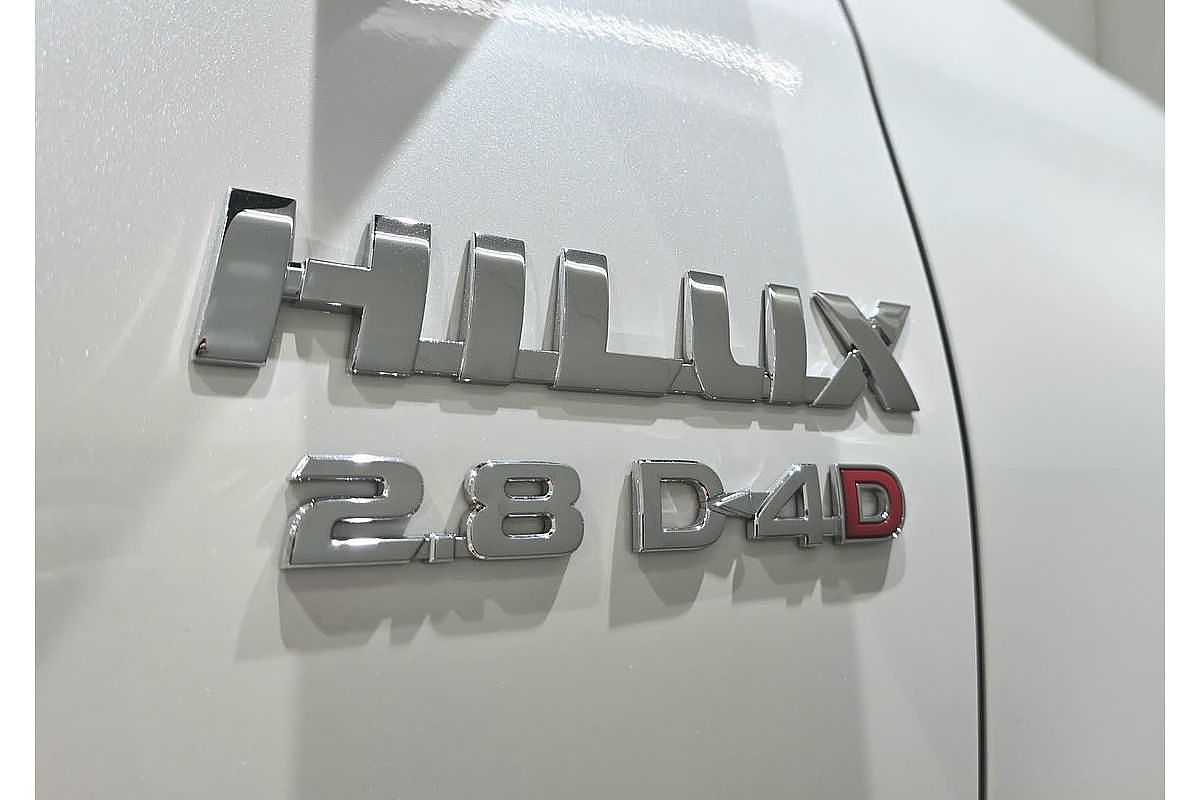 2024 Toyota Hilux Hilux 4x4 SR5 2.8L T Diesel Automatic Double Cab 48V GUN126R 4X4