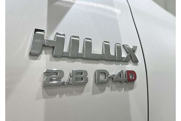 2024 Toyota Hilux Hilux 4x4 SR5 2.8L T Diesel Automatic Double Cab 48V GUN126R 4X4