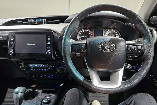 2024 Toyota Hilux Hilux 4x4 SR5 2.8L T Diesel Automatic Double Cab 48V GUN126R 4X4
