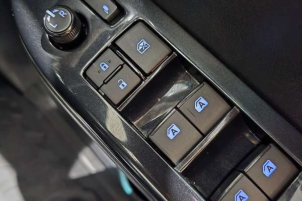 2024 Toyota Hilux Hilux 4x4 SR5 2.8L T Diesel Automatic Double Cab 48V GUN126R 4X4