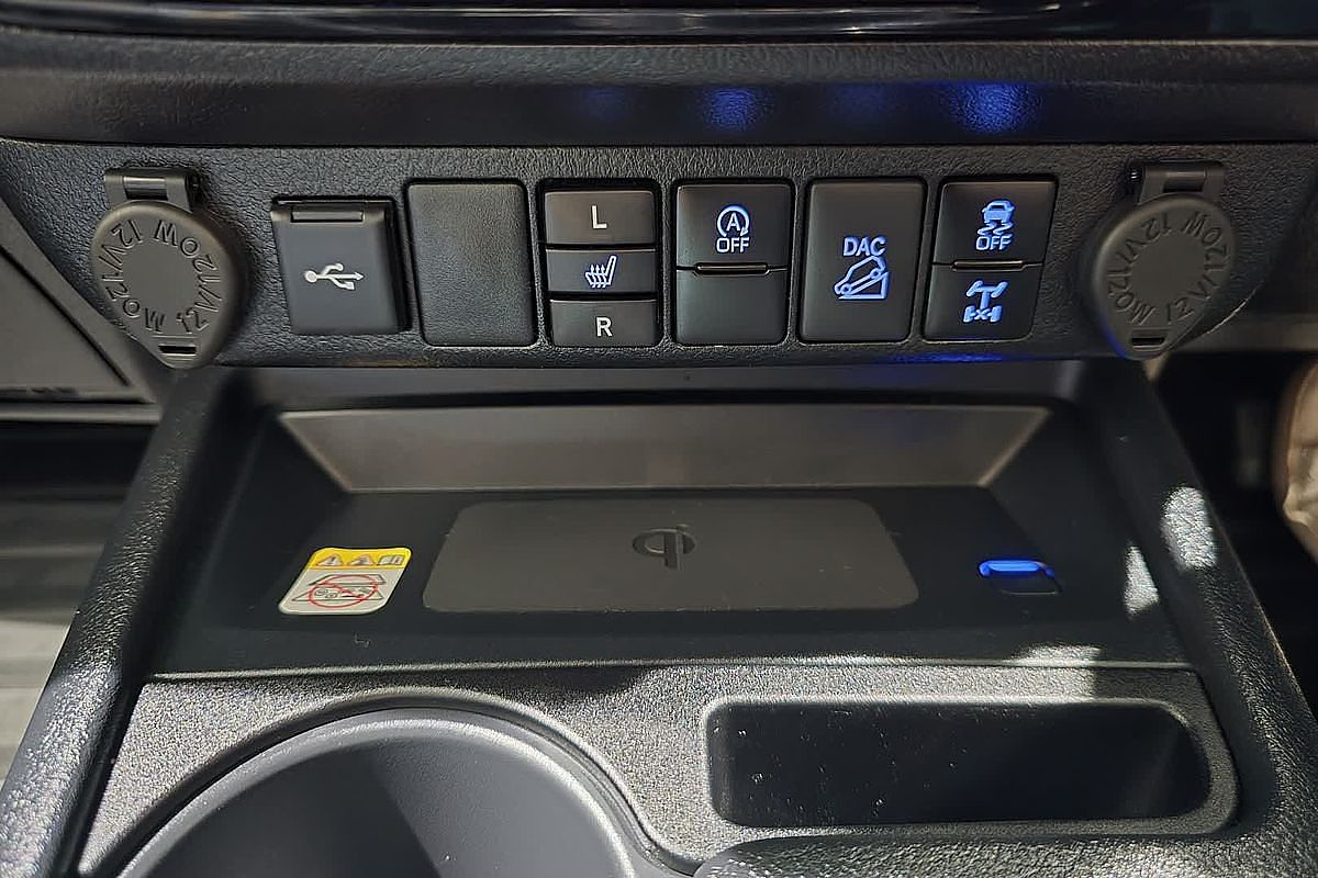 2024 Toyota Hilux Hilux 4x4 SR5 2.8L T Diesel Automatic Double Cab 48V GUN126R 4X4