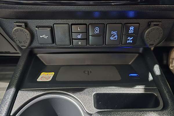 2024 Toyota Hilux Hilux 4x4 SR5 2.8L T Diesel Automatic Double Cab 48V GUN126R 4X4