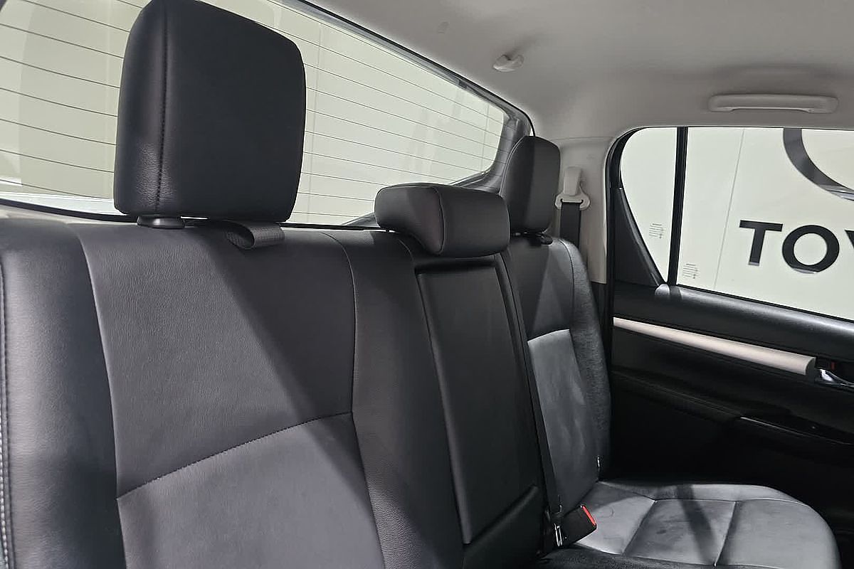2024 Toyota Hilux Hilux 4x4 SR5 2.8L T Diesel Automatic Double Cab 48V GUN126R 4X4