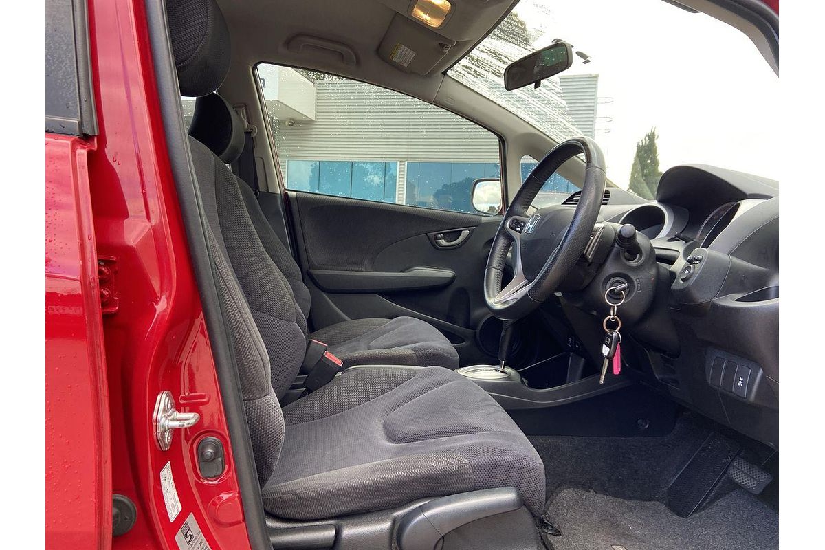 2013 Honda Jazz Vibe-S GE