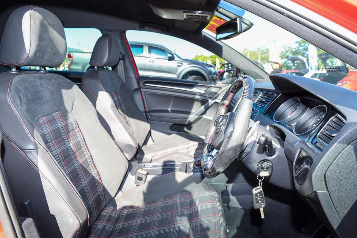 2013 Volkswagen GOLF GTI 7