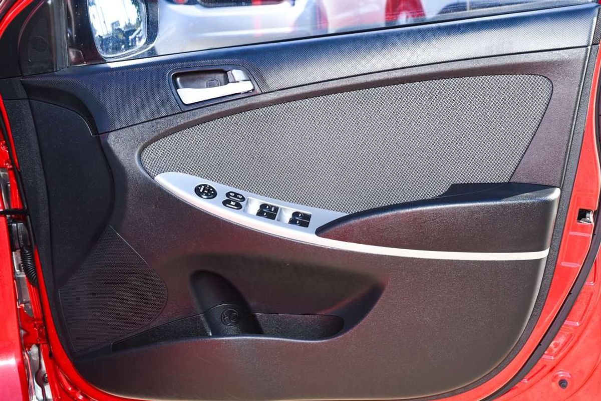 2014 Hyundai ACCENT Active RB2