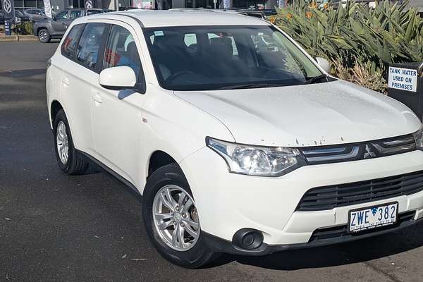 2013 Mitsubishi Outlander ES ZJ