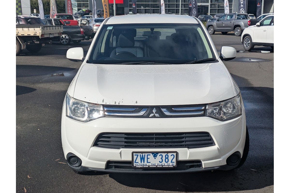 2013 Mitsubishi Outlander ES ZJ