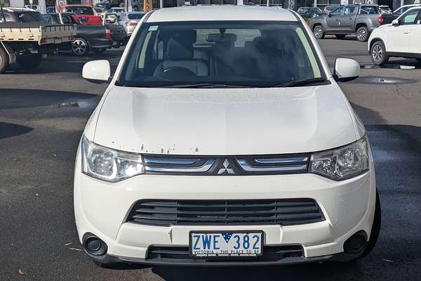 2013 Mitsubishi Outlander ES ZJ