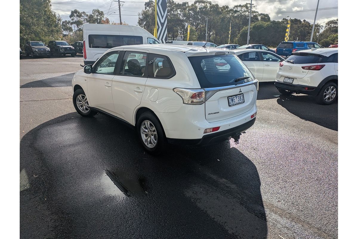 2013 Mitsubishi Outlander ES ZJ