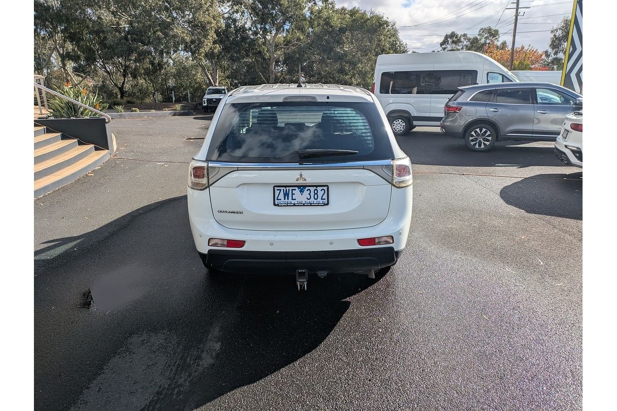 2013 Mitsubishi Outlander ES ZJ