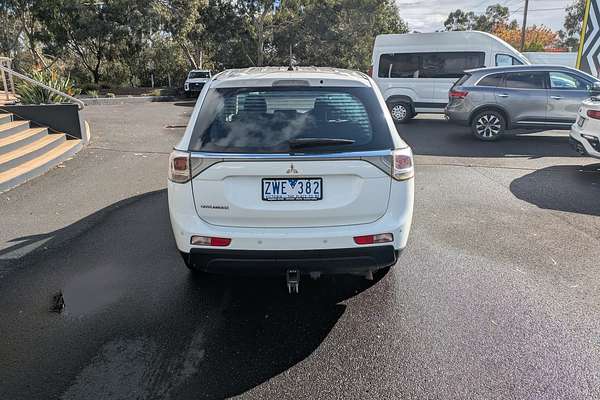 2013 Mitsubishi Outlander ES ZJ