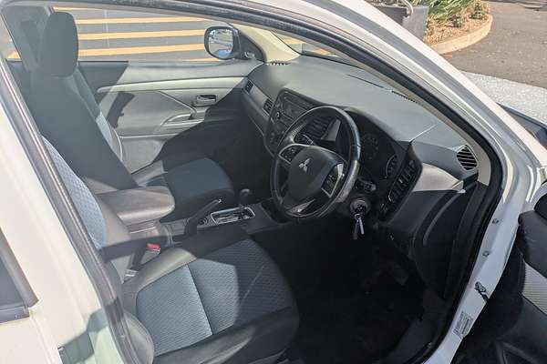2013 Mitsubishi Outlander ES ZJ