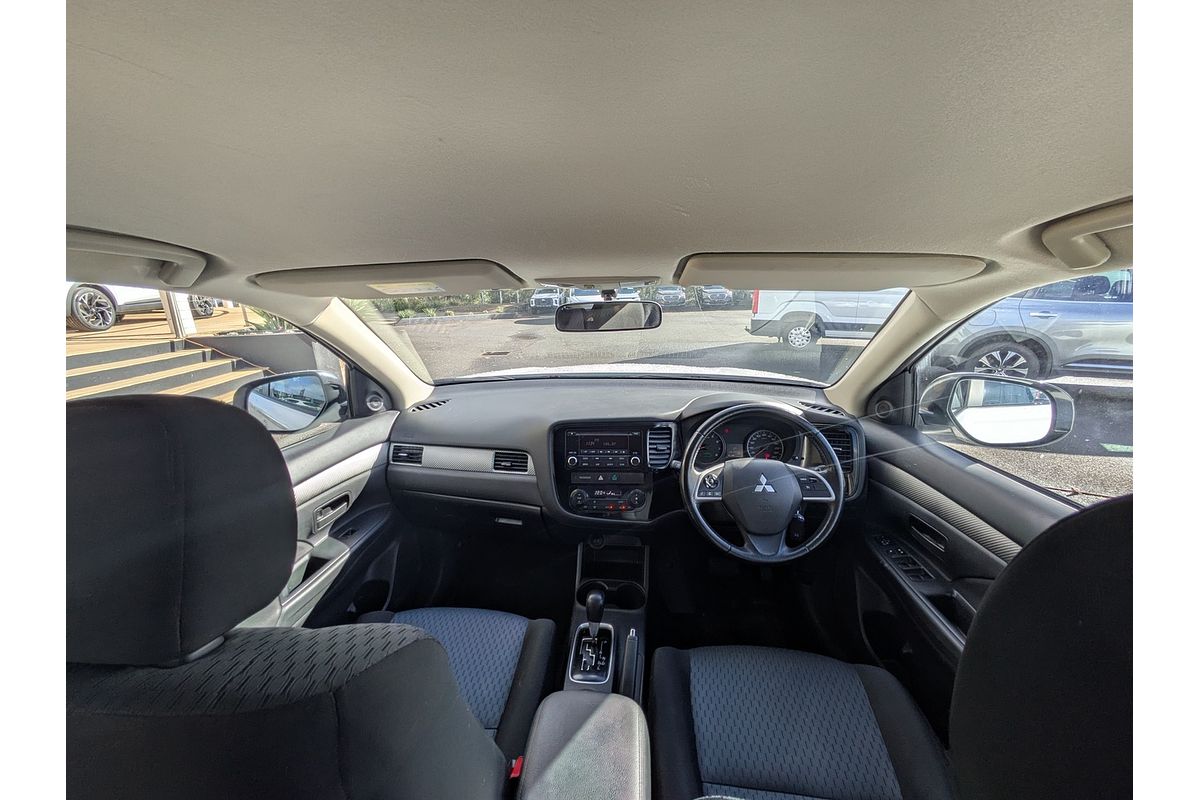 2013 Mitsubishi Outlander ES ZJ