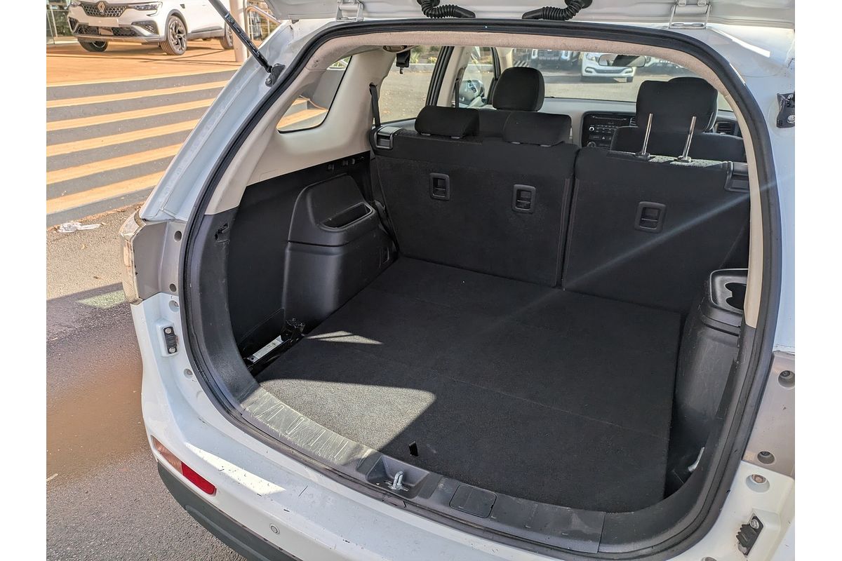2013 Mitsubishi Outlander ES ZJ